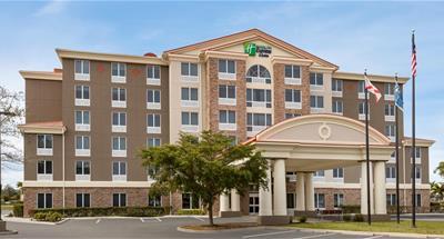 holiday-inn-express-and-suites-fort-myers-Forum
